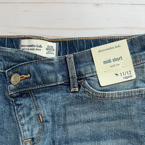 Abercrombie Kids Girls Denim Midi Shorts | Size 11/12 NWT - Picture 2 of 6